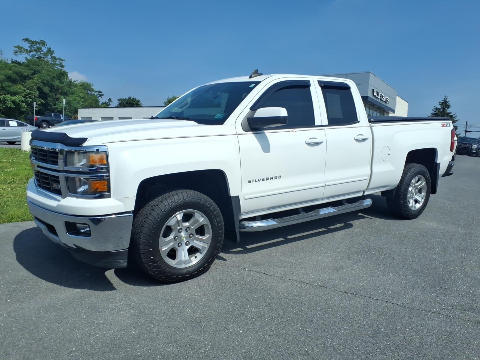 2015 Chevrolet Silverado 1500 LT in Summit White — front three-quarter view