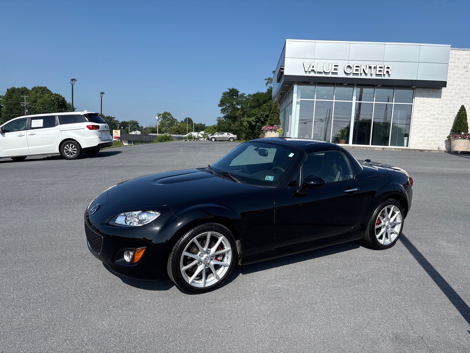 2009 Mazda Mazda MX-5 Miata Grand Touring in Black — front three-quarter view